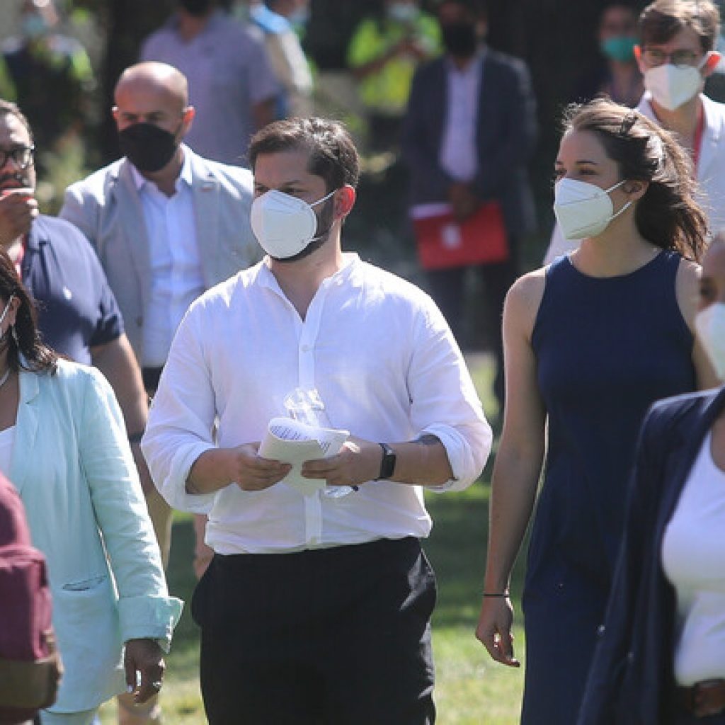 Boric criticó presencia de Ezzati en oración ecuménica en Catedral de Santiago
