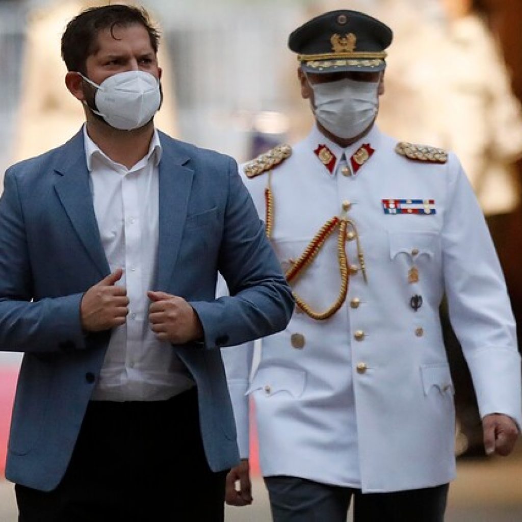 Cadem: 57% tiene una imagen muy positiva/positiva del Presidente Boric