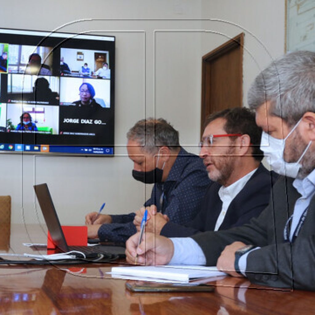 Ministro Juan Carlos García se reunió con los gobernadores regionales