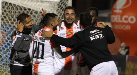 Cobresal vino desde atrás para vencer a Coquimbo Unido y alcanza el liderato