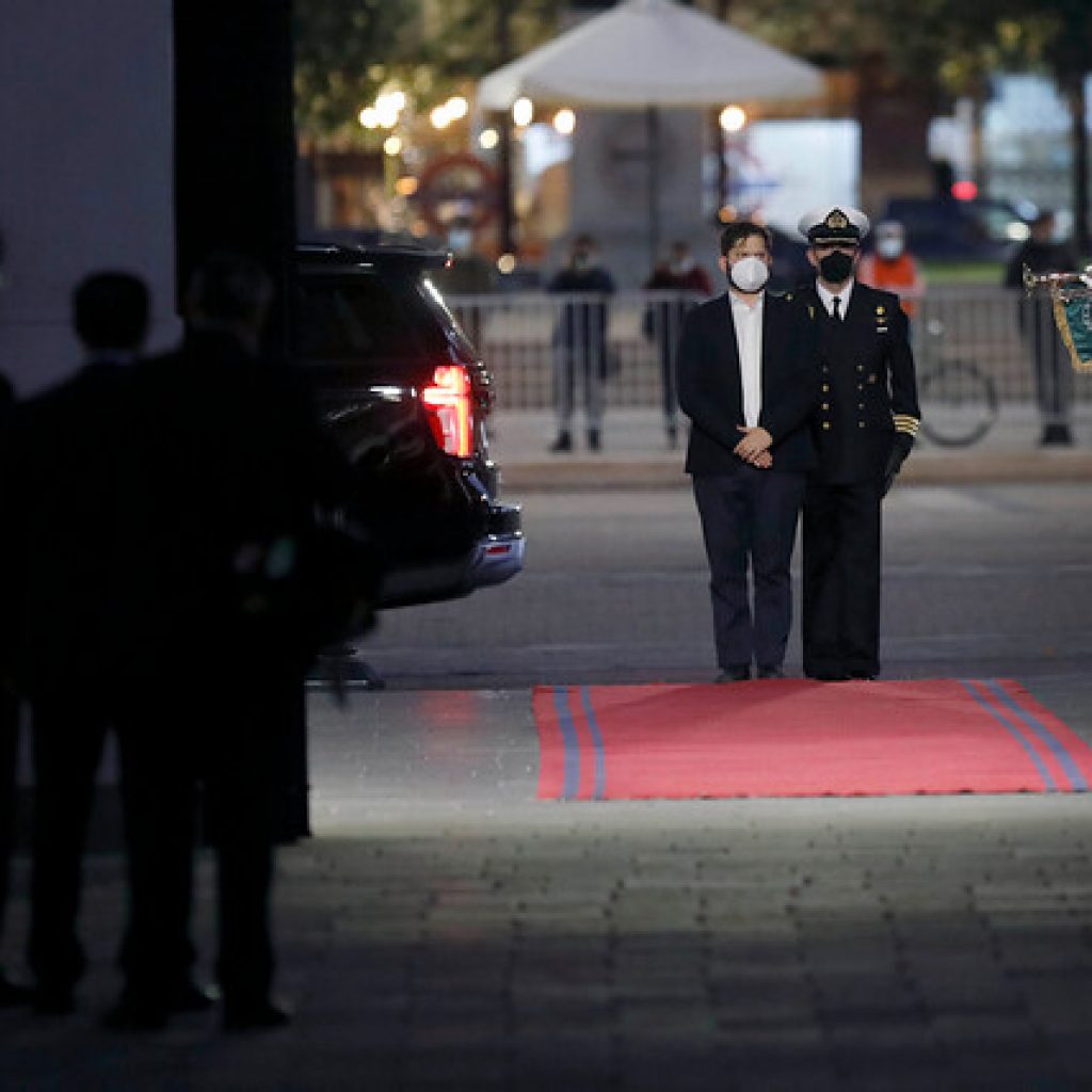 Cadem: Presidente Boric registra un 50% de aprobación en su primera semana