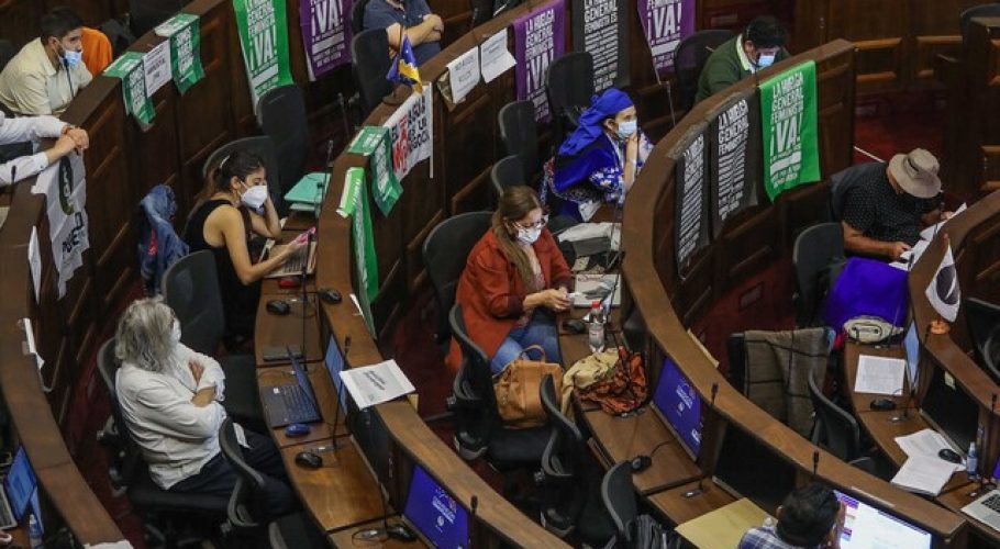 La CC llega a un acuerdo preliminar para un nuevo sistema menos presidencialista