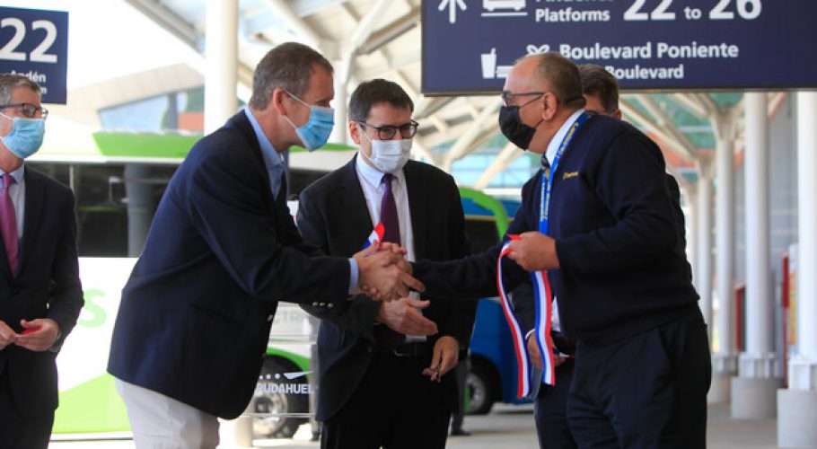 Inauguran nueva estación de buses del Aeropuerto de Santiago