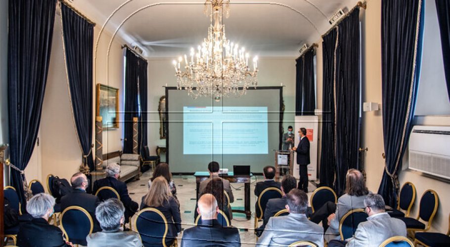 Autoridades conocen iniciativa que busca retomar manufactura de vacunas en Chile