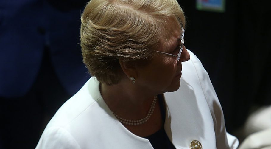 Bachelet lamenta la "profunda crisis" que golpea Birmania