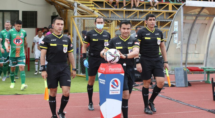 Árbitros nacionales paralizan sus actividades y exigen la salida de Castrilli