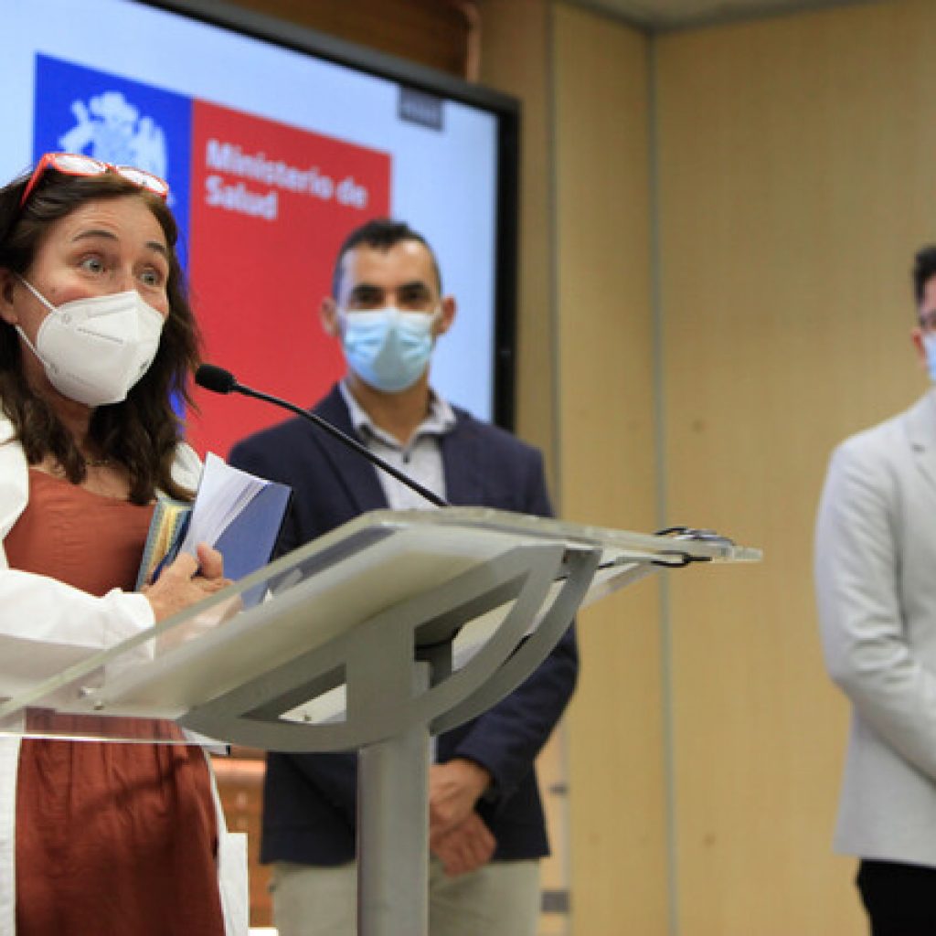 Ministra Yarza se reúne con autoridades de Fonasa y Superintendencia de Salud