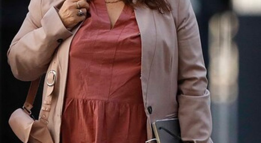 Ministra Yarza se reúne con directores de Servicios de Salud del país