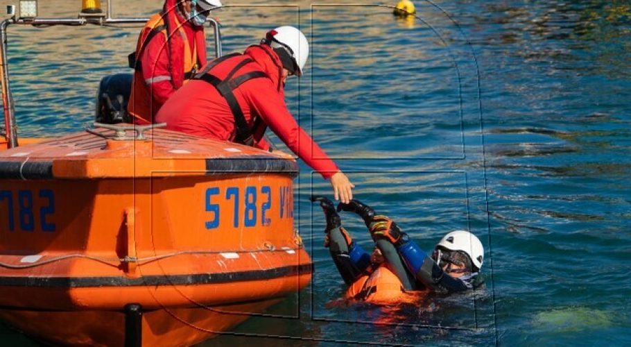 Puerto San Antonio tiene plenamente operativa la lancha de rescate en muelle