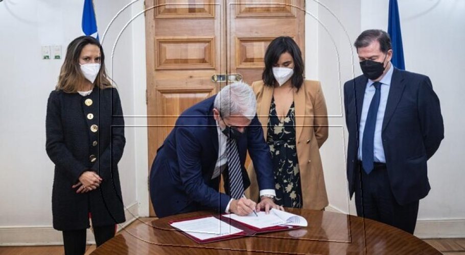 Crimen organizado: Siches firma acuerdo de trabajo con países de la región