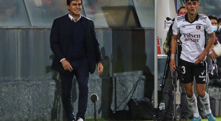 Quinteros: "El partido se define por una línea que hace esta gente del VAR"