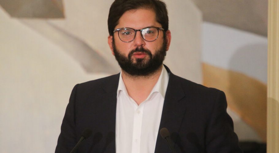 Presidente Boric y piedrazo en su contra: “Yo voy a seguir saliendo a la calle”