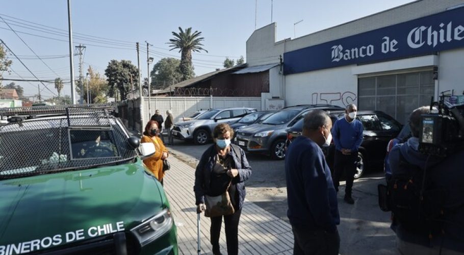 Investigan intento de robo a sucursal bancaria en la comuna de Quilicura