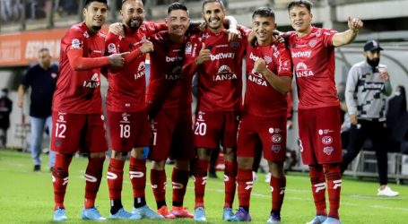 Ñublense venció en la agonía a Everton y es el exclusivo escolta de los líderes