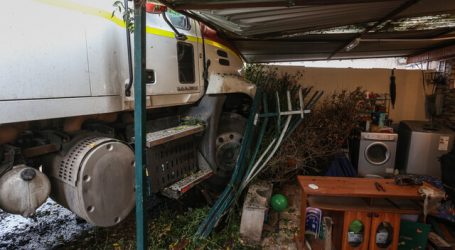 Camión chocó contra una vivienda en la comuna de San Bernardo