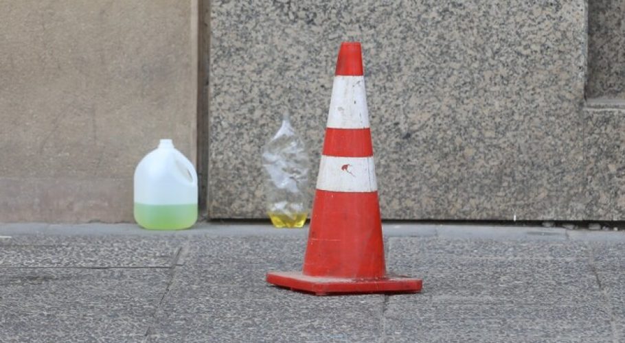 Hombre en silla de ruedas intentó quemarse a lo bonzo frente a La Moneda