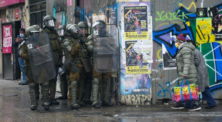 Estudiantes del Instituto Nacional vuelven a protestar en la Alameda