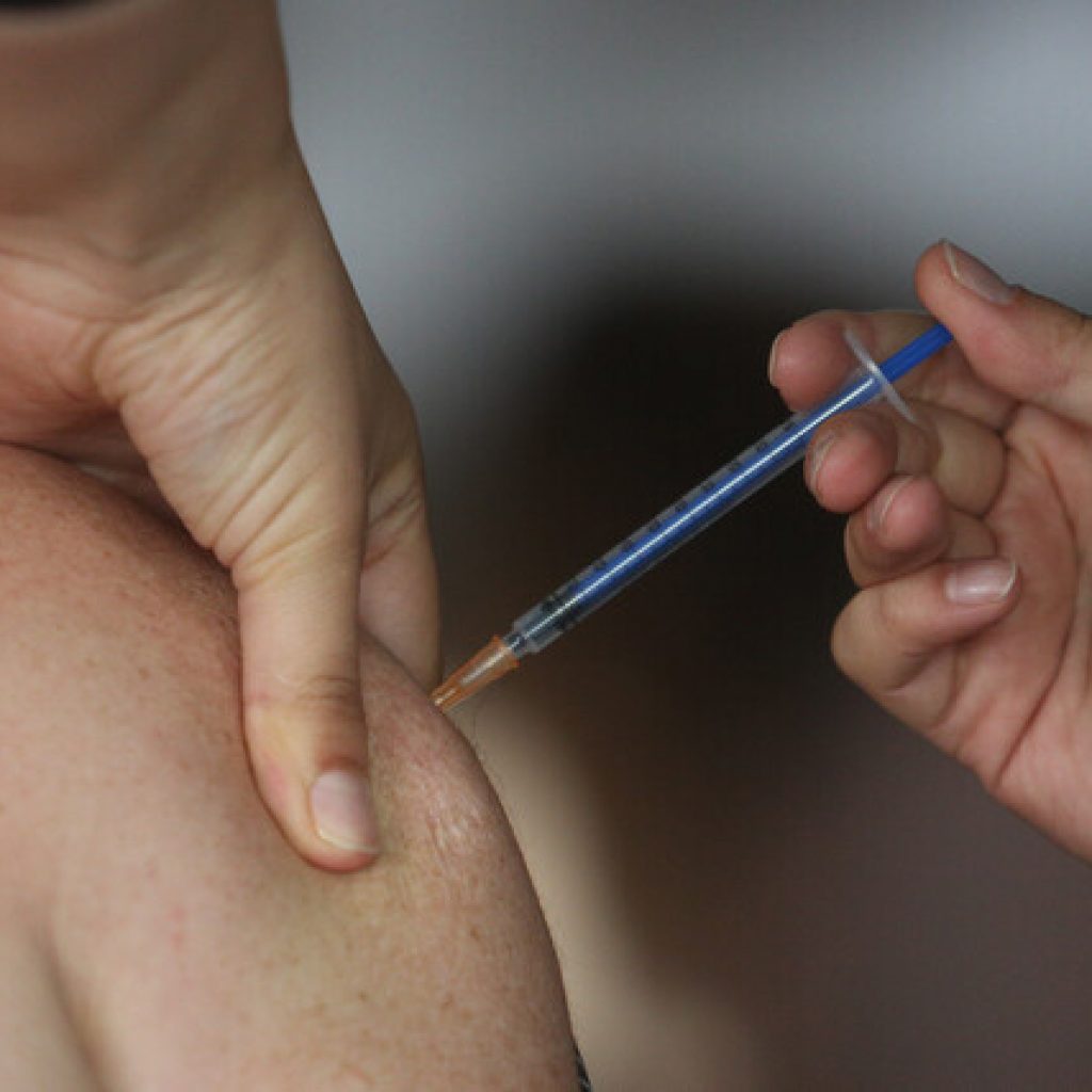 MINSAL reportó más de 2 mil casos COVID y Santiago sube positividad