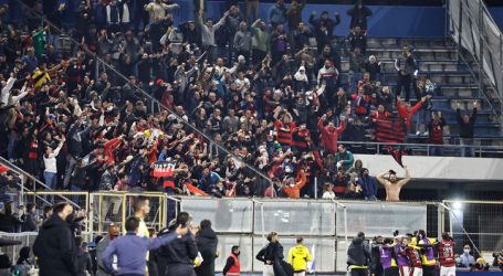 Flamengo condenó actos racistas de barristas de la UC y pide “medidas severas”