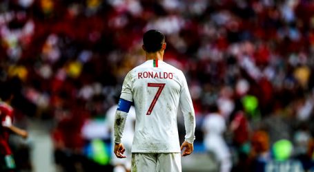 Anfield muestra su apoyo a Cristiano Ronaldo con un emotivo aplauso