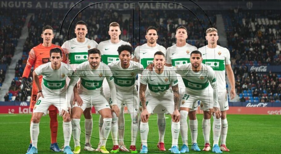 Francisco renueva una temporada como el entrebador del Elche de Enzo Roco