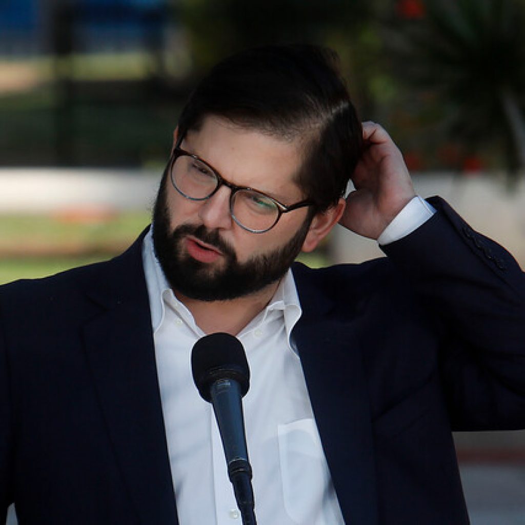 Boric asegura que no se aferra al poder "a cualquier costo" por idea de Cubillos