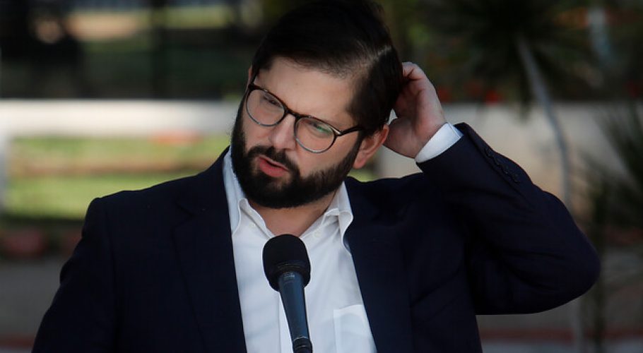 Boric asegura que no se aferra al poder "a cualquier costo" por idea de Cubillos