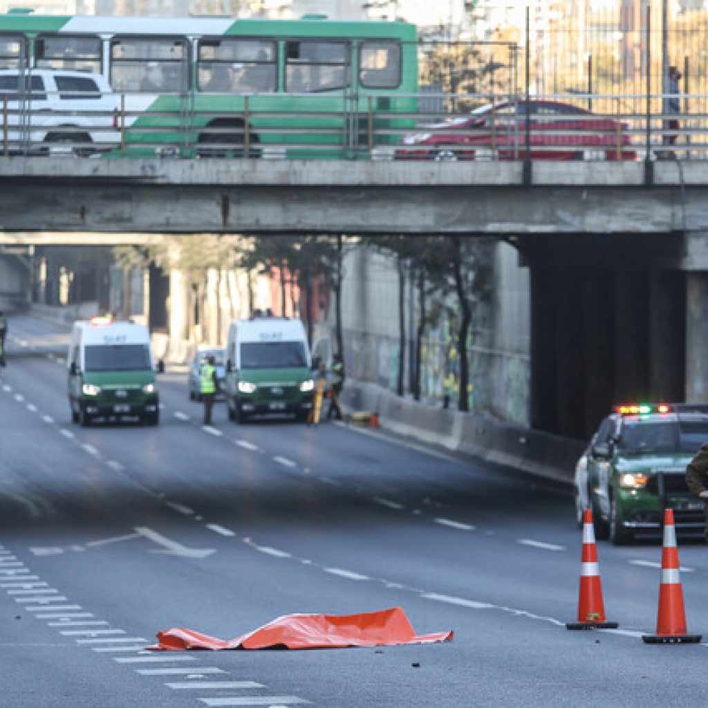 Delincuente muere atropellado en acceso céntrico de la Autopista Central