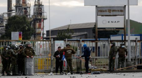 Carabineros desaloja acceso a planta ENAP en Hualpén y detiene a 11 personas