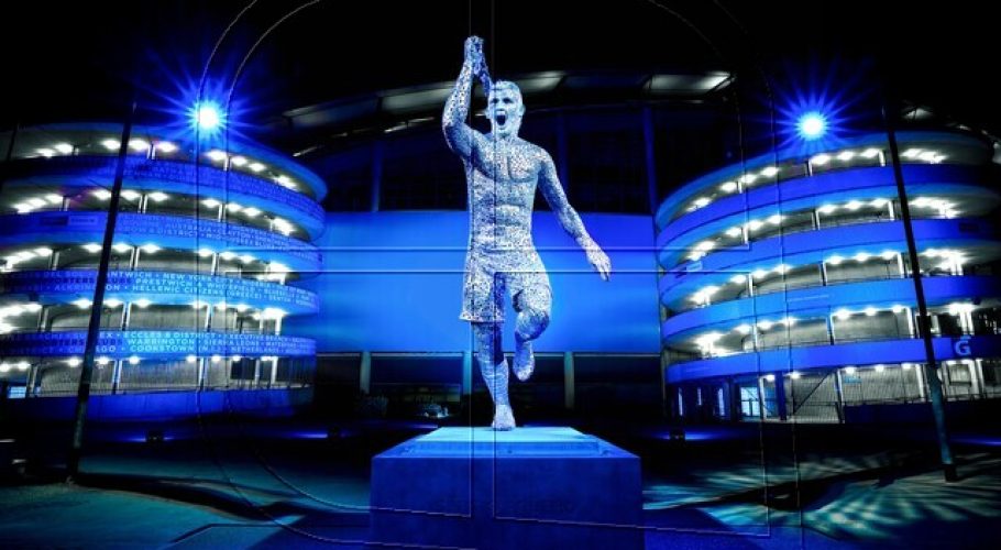 Manchester City reveló la estatua en honor al 'Kun' Agüero en el Etihad Stadium