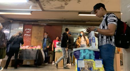 Carabineros revela “coordinación” entre vendedores ambulantes en Metro