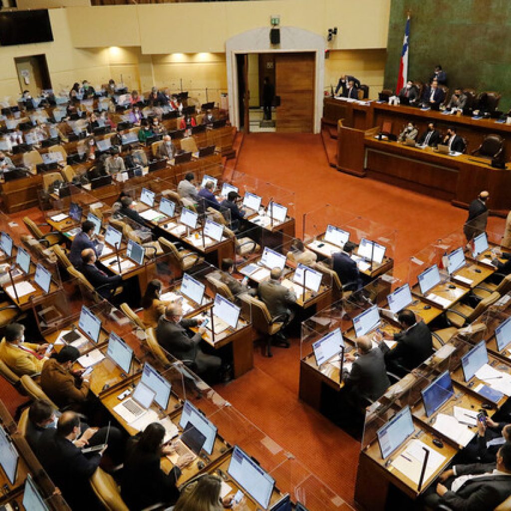 Cámara aprueba sueldo mínimo de 400 mil pesos a partir de agosto