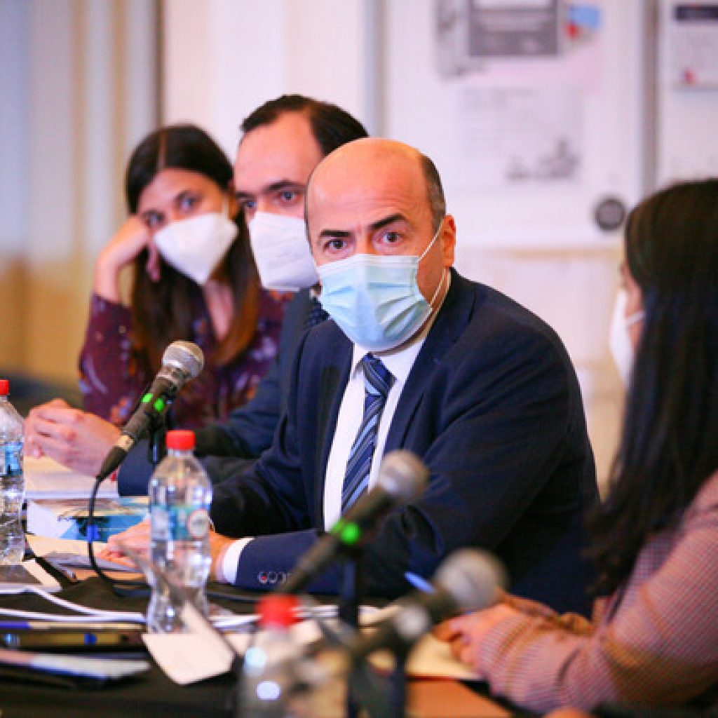 Contraloría analizó los estados de excepción con Comisión de Normas Transitorias