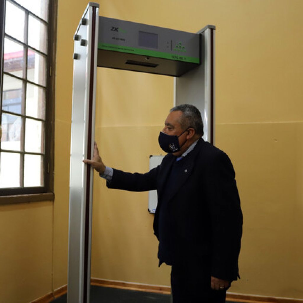 Colegio Salesiano de Valparaíso instalará detectores de metales en puertas